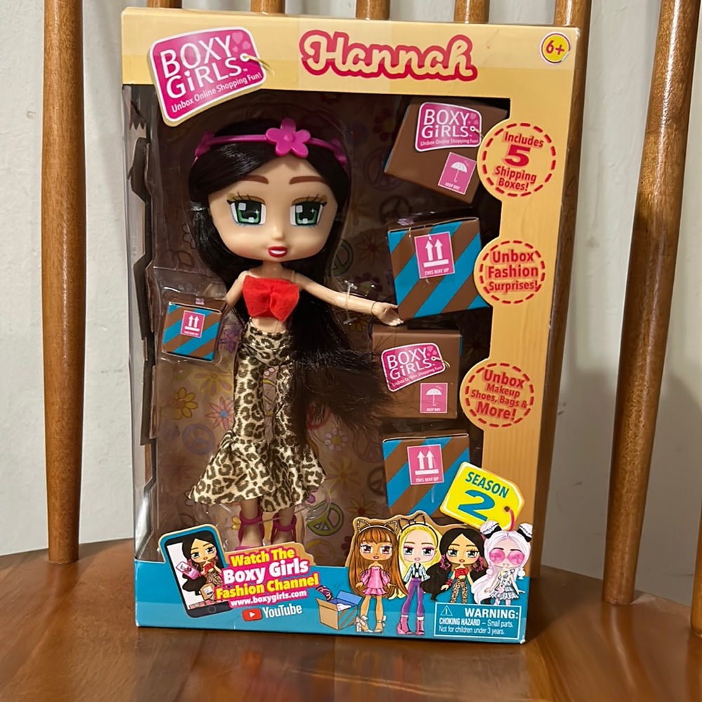 Boxy Girls Doll Hannah. Season 2 Fashion Doll with 5 Online packages to unbox.